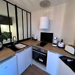 Location Estival Parfaite : Studio A 50 Metres De La Plage, Offrant Une Magnifique Vue Mer