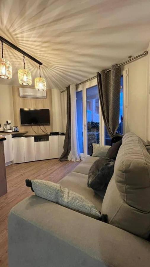Appartement Location Estival Parfaite : A 50 Metres De La Plage, Offrant Magnifique Vue *