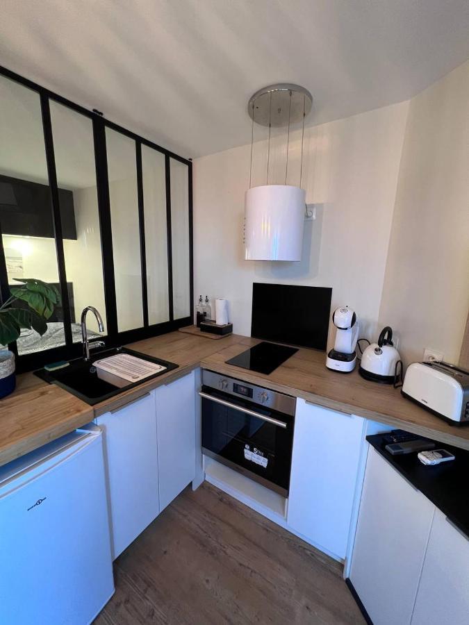 Appartement Location Estival Parfaite : A 50 Metres De La Plage, Offrant Magnifique Vue Fréjus