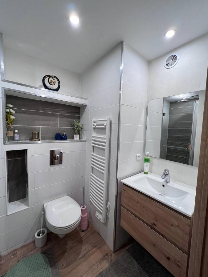 Location Estival Parfaite : A 50 Metres De La Plage, Offrant Magnifique Vue Appartement *